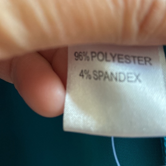 Beautiful Teal coloured satin like shirt in size 8 - Picture 3 of 6